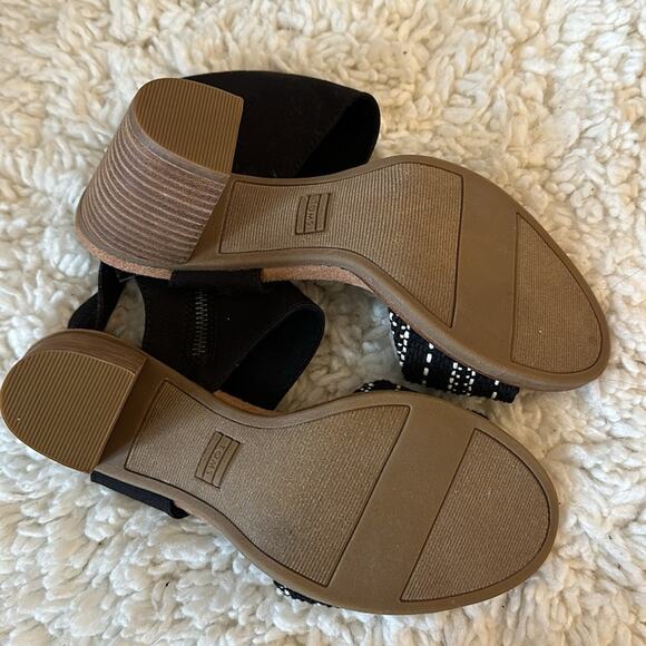 Black and White Boho Bohemian Neutral Heels - Picture 9 of 9